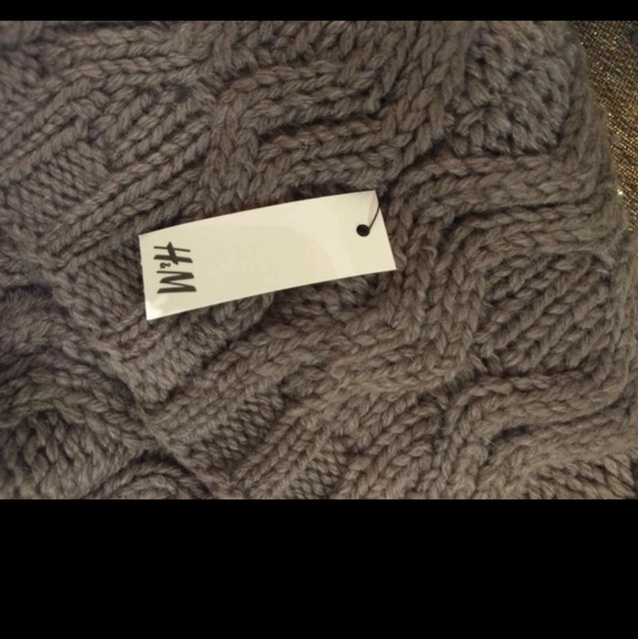 New "H&M" Super Warm,Thick,& Soft Chocolate Infinity Scarf W/ Gorgeous Pattern - Picture 2 of 5